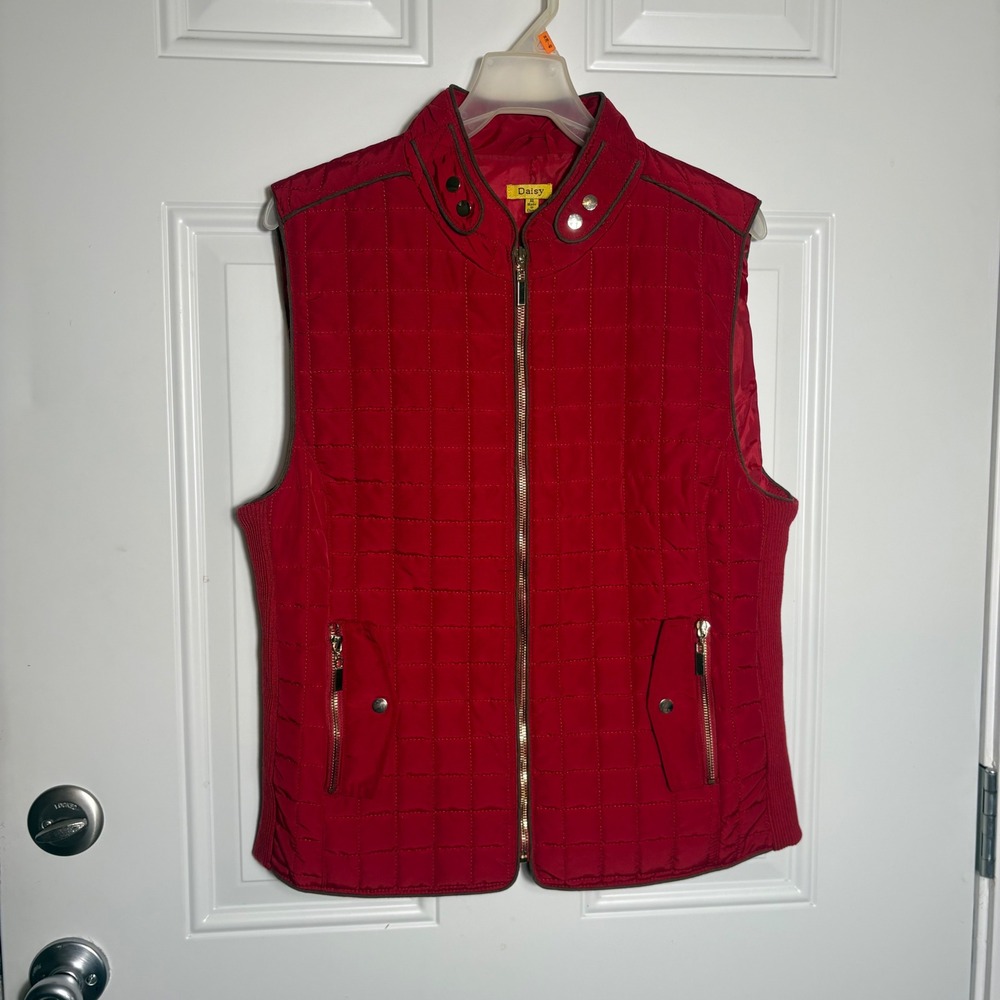 Daisy Red Quilted Puffer Vest Womens XL Full Zip Mock Neck Ribbed Side Gold Trim